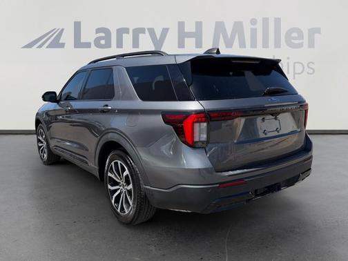 CARBONIZED GRAY METALLIC 2025 Ford Explorer ST-LINE