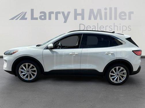 2022 Ford Escape Titanium Hybrid