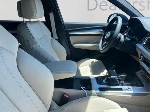 2024 Audi Q5 45 S line quattro Premium