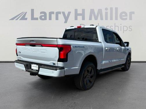 2025 Ford F-150 Lightning LARIAT