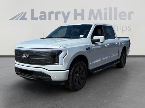 2025 Ford F-150 Lightning LARIAT