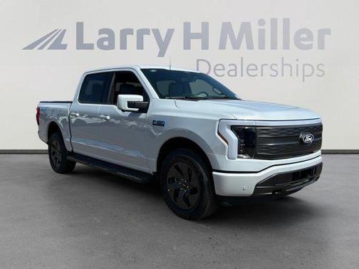 2025 Ford F-150 Lightning LARIAT