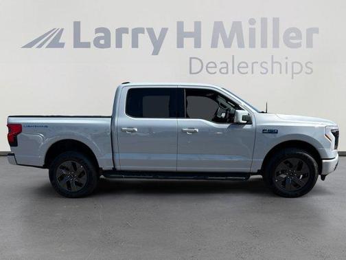 2025 Ford F-150 Lightning LARIAT