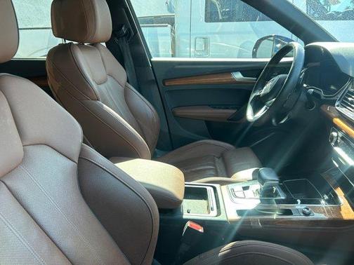 2022 Audi Q5 45 S line Premium Plus