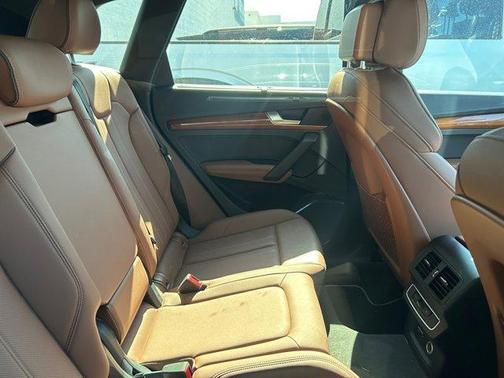 2022 Audi Q5 45 S line Premium Plus