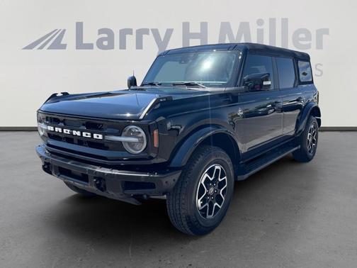 SHADOW BLACK 2024 Ford Bronco OUTER BANKS