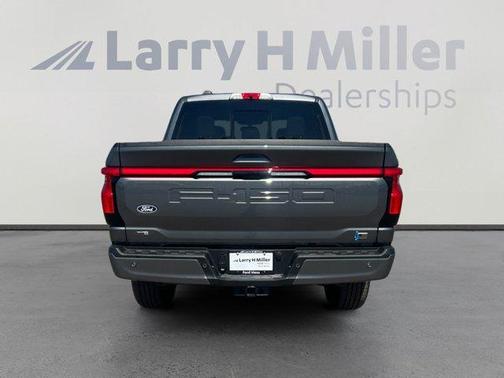 2025 Ford F-150 Lightning LARIAT