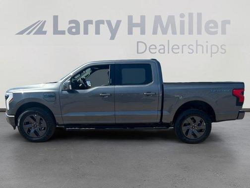 2025 Ford F-150 Lightning LARIAT