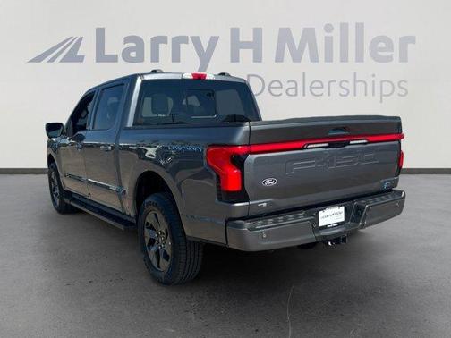 2025 Ford F-150 Lightning LARIAT