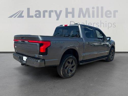 2025 Ford F-150 Lightning LARIAT