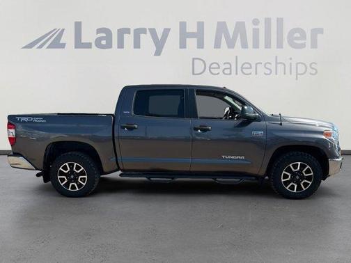 2017 Toyota Tundra SR5