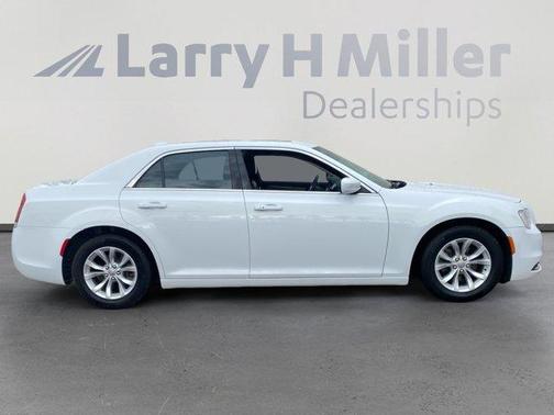 2016 Chrysler 300 Limited