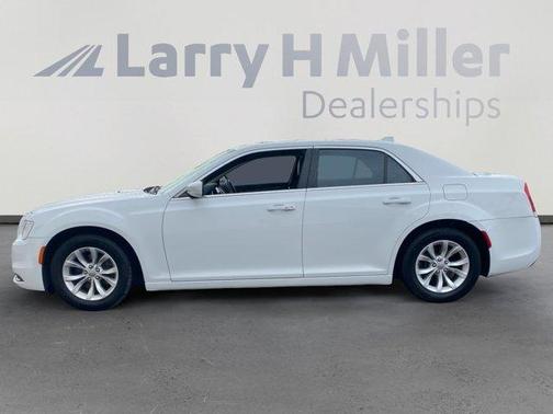 2016 Chrysler 300 Limited