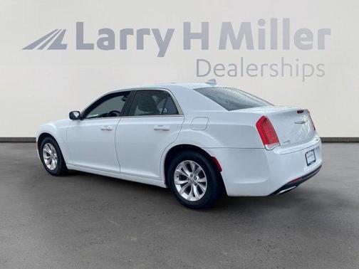2016 Chrysler 300 Limited