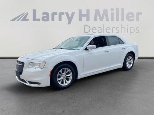 2016 Chrysler 300 Limited