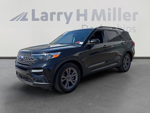 AGATE BLACK METALLIC 2023 Ford Explorer XLT