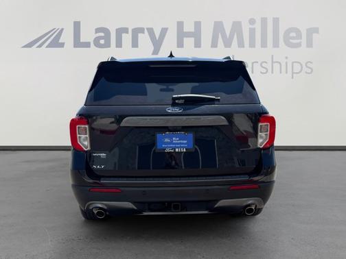 AGATE BLACK METALLIC 2023 Ford Explorer XLT