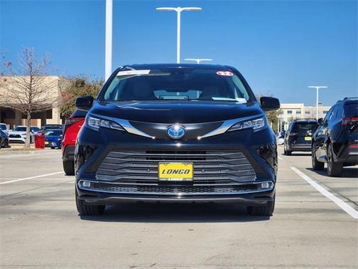 2022 Toyota Sienna XLE
