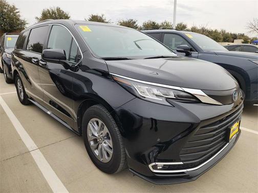 2022 Toyota Sienna XLE