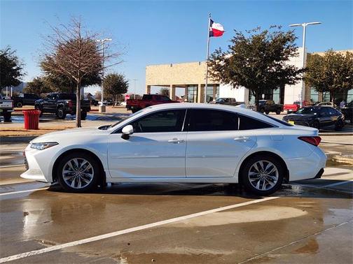 2022 Toyota Avalon XLE