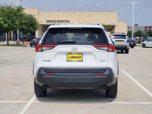 Ice 2024 Toyota RAV4 XLE