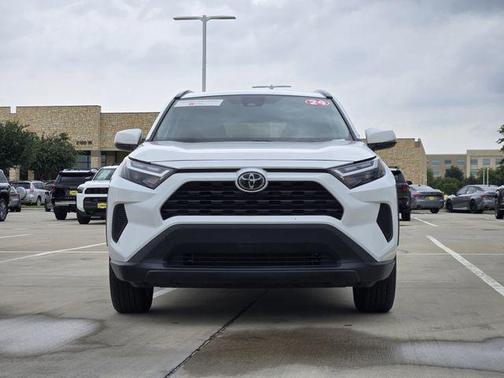 Ice Cap 2024 Toyota RAV4 XLE