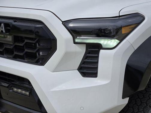 Ice Cap w/Black Roof 2026 Toyota Tacoma Hybrid TRD Sport