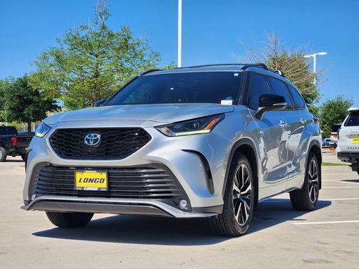 Celestial Silver Metallic 2022 Toyota Highlander XSE