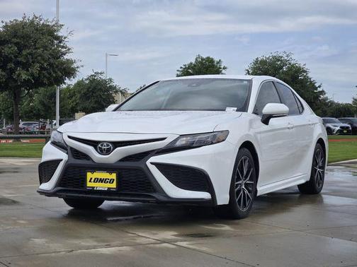 Ice Cap 2023 Toyota Camry SE