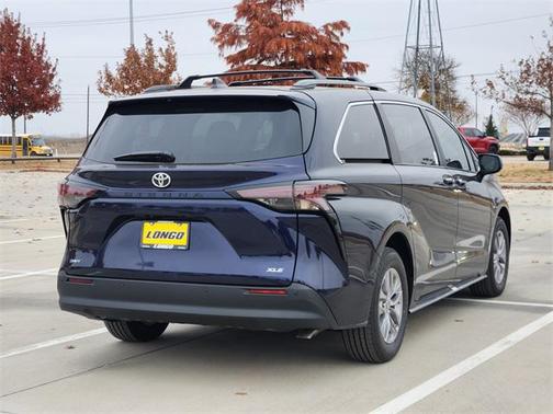 2026 Toyota Sienna XLE