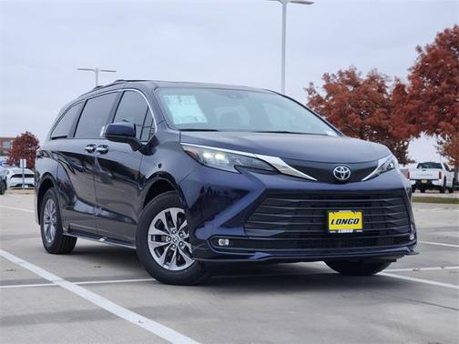 2026 Toyota Sienna XLE