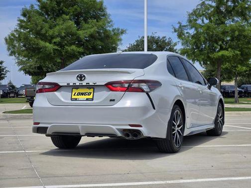 Ice Edge 2024 Toyota Camry SE