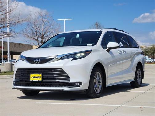 2026 Toyota Sienna XLE