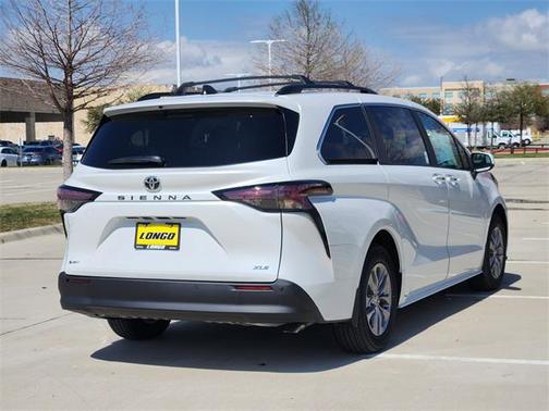 2026 Toyota Sienna XLE