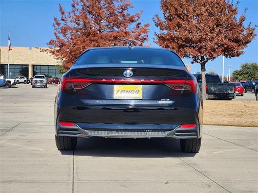 2022 Toyota Avalon Hybrid XLE Plus