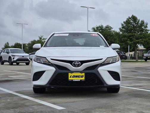 Super White 2020 Toyota Camry SE