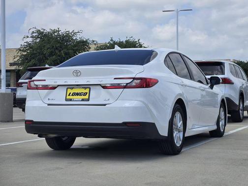 Ice Cap 2025 Toyota Camry LE