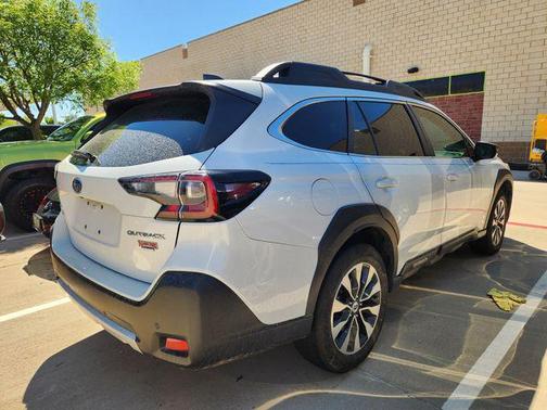 Crystal White Pearl 2023 Subaru Outback Limited