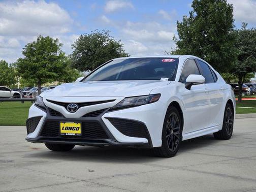 Ice 2023 Toyota Camry SE