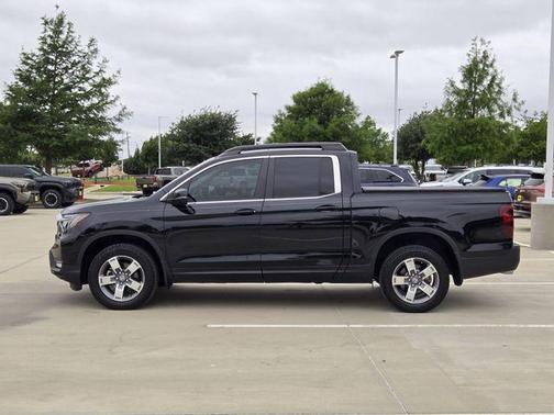 Crystal Black Pearl 2025 Honda Ridgeline RTL