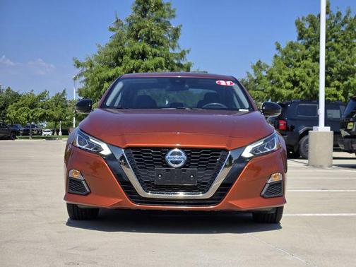 Sunset Drift Chromaflair 2021 Nissan Altima SR VC-Turbo FWD