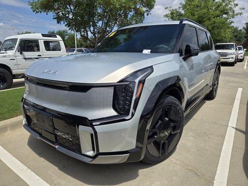 Ivory Silver 2024 Kia EV9 GT-Line