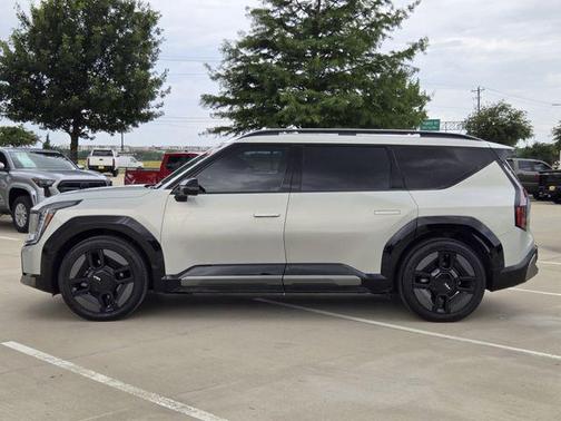 Ivory Silver 2024 Kia EV9 GT-Line
