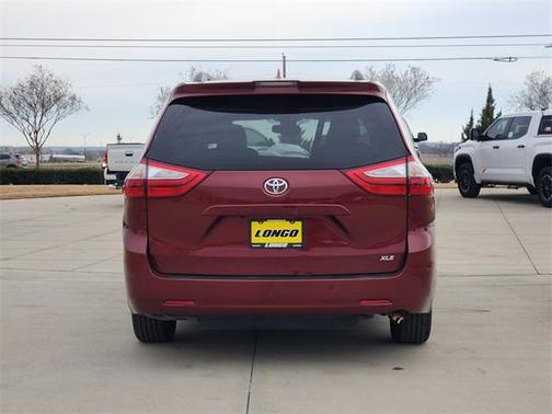 2019 Toyota Sienna XLE