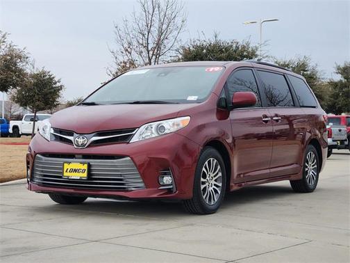 2019 Toyota Sienna XLE