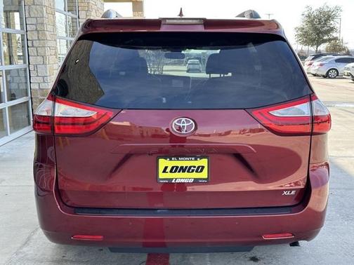 2019 Toyota Sienna XLE