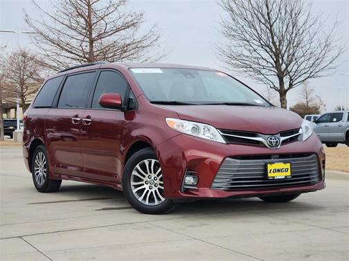 2019 Toyota Sienna XLE