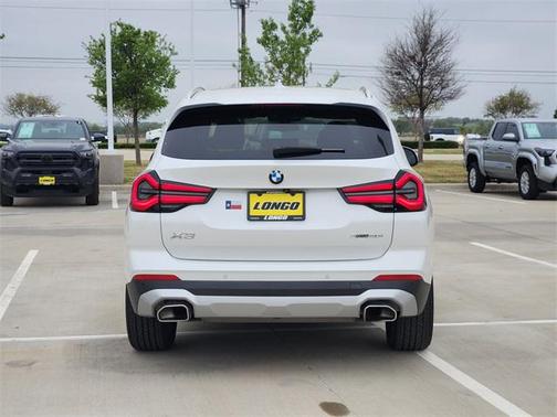 Mineral White Metallic 2022 BMW X3 sDrive30i