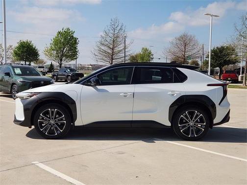 Wind Chill Pearl w/Black Roof 2023 Toyota bZ4X Limited