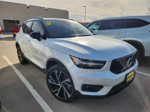 2021 Volvo XC40 T5 R-Design